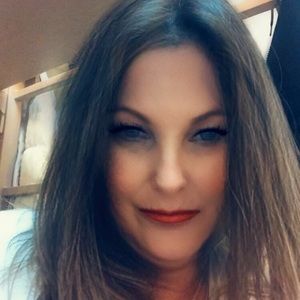 Meet your Posher, Angie